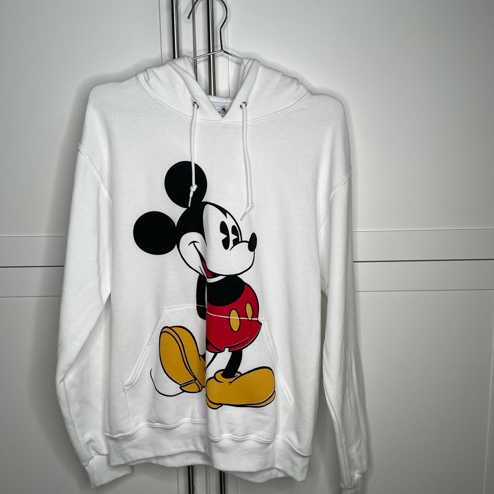 Pullover hooded sweatshirt